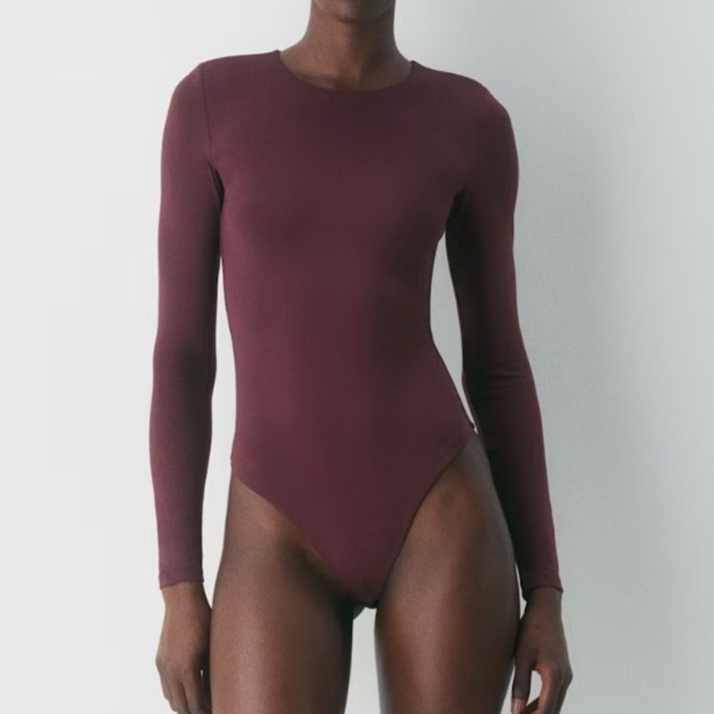 Aritzia Contour Bodysuit - Maroon